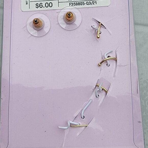 Wild Fable Girls Gold Nickel Free Fashion Jewelry Modern Butterfly Ear Cuff - Picture 6 of 7